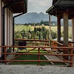 Lasschata - W Gorach Jacuzzi & Sauna Alpehytte Zakopane
