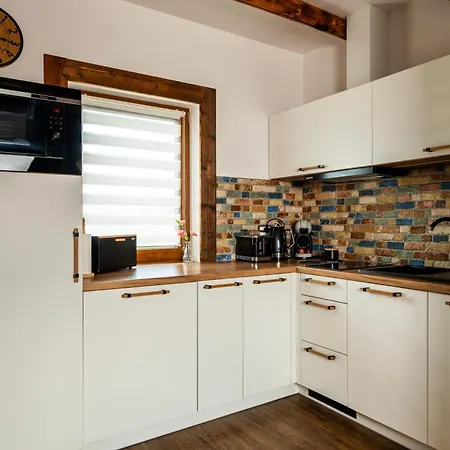 Lasschata - W Gorach Jacuzzi & Sauna Chalet *