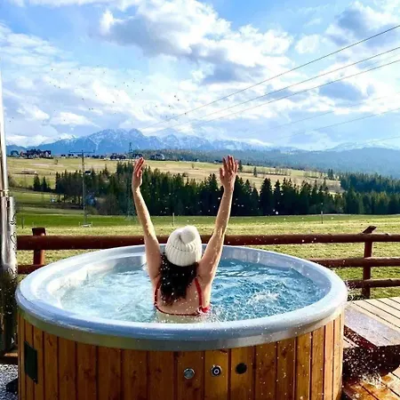 Lasschata - W Gorach Jacuzzi & Sauna Chalet *